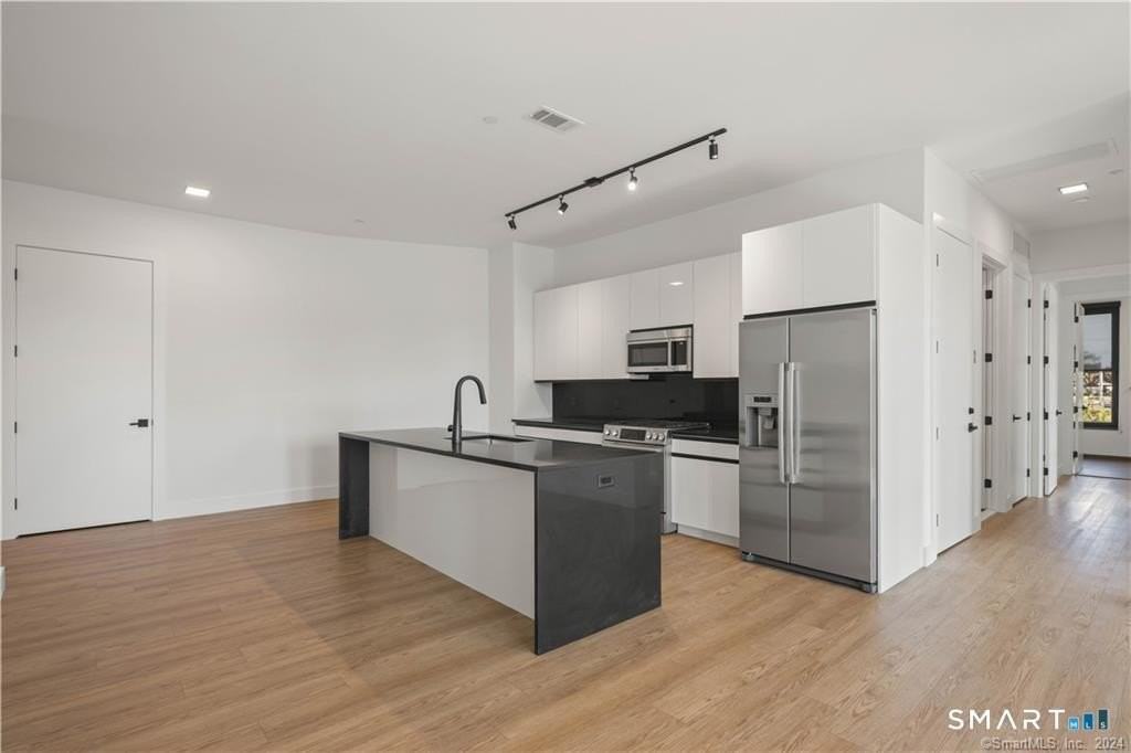 78 Unquowa Pl - Photo 3 of 19
