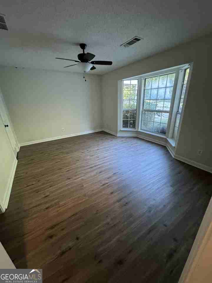 259 Jackson St - Photo 4 of 17