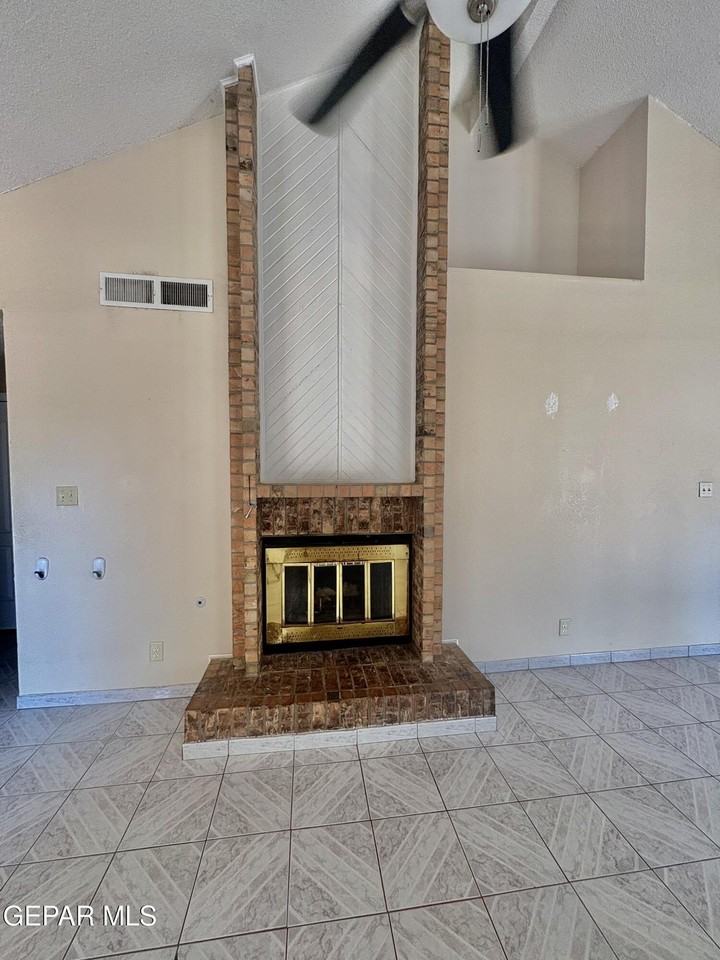 7421 Bishop Flores Dr - Photo 3 of 44