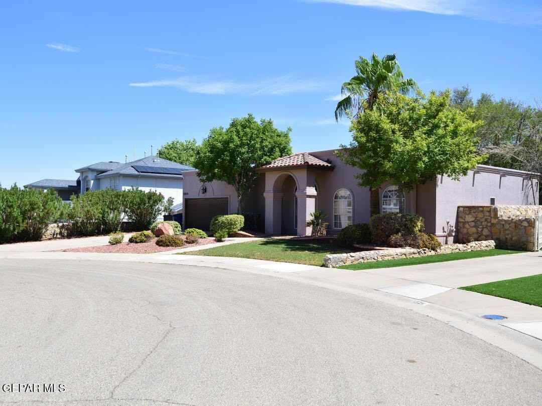 1328 Doc Holiday Pl - Photo 4 of 33