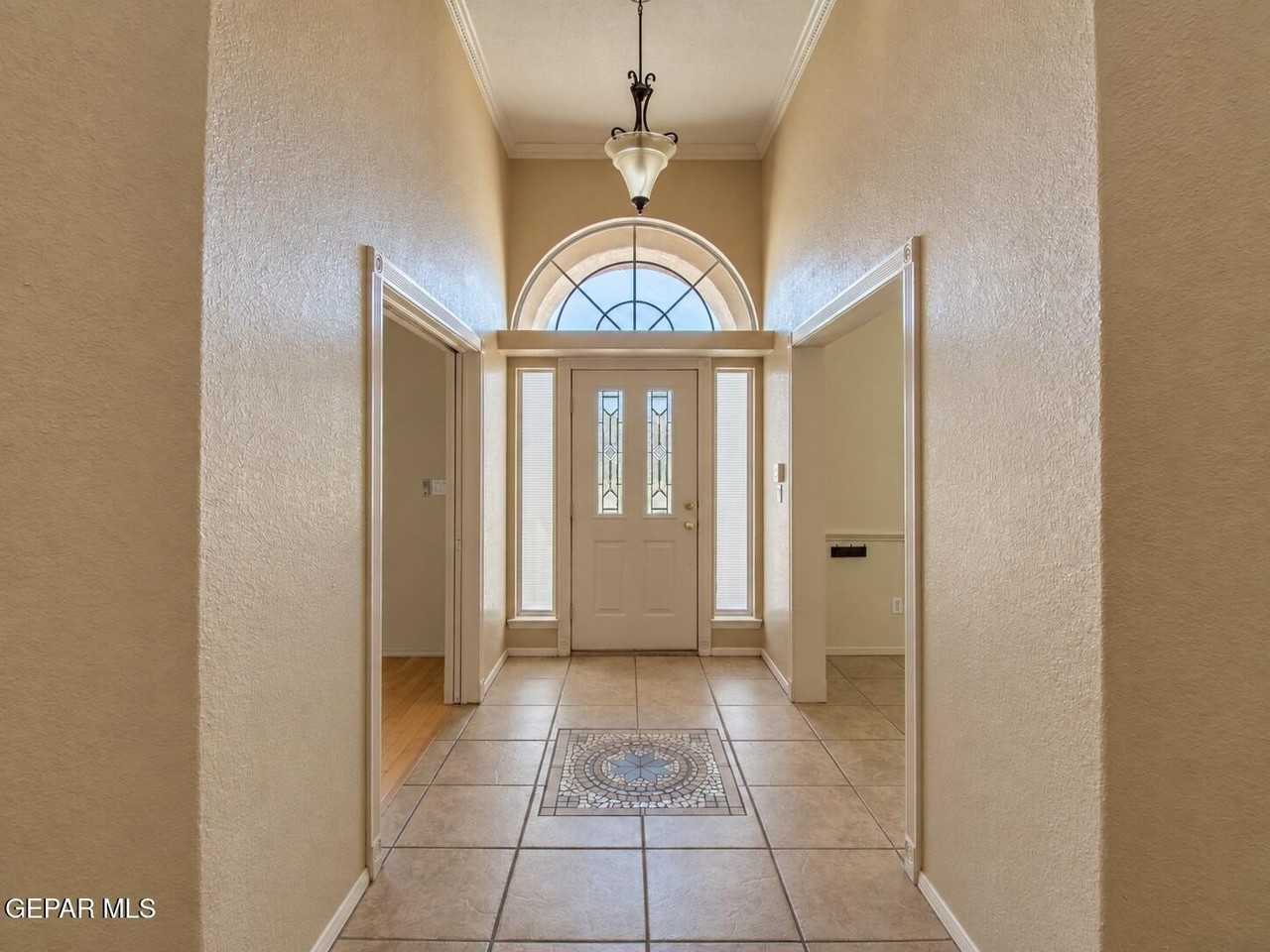 1328 Doc Holiday Pl - Photo 5 of 33