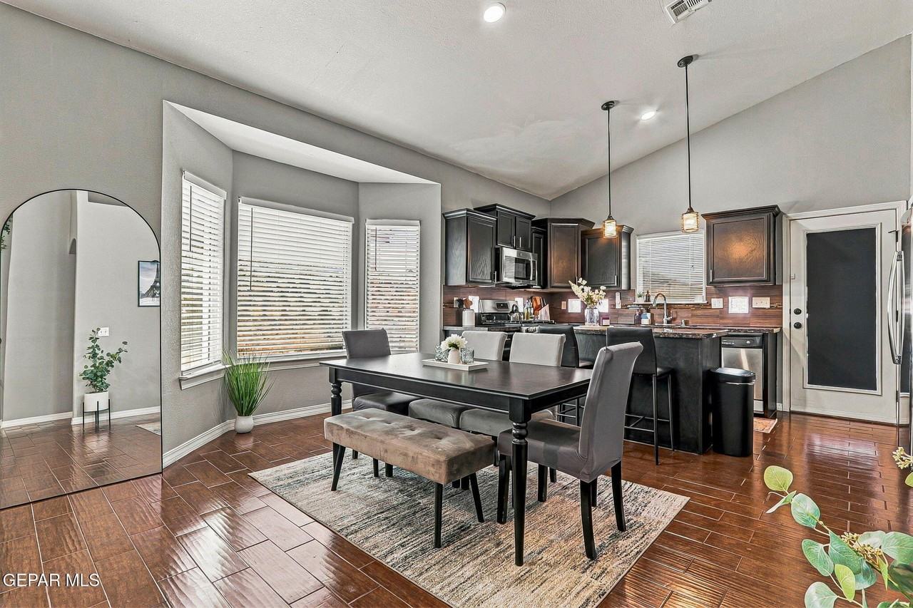 14247 Russ Leach Ave - Photo 7 of 30