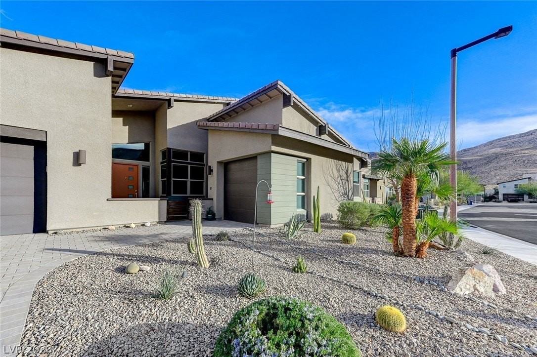 6832 Apogee Ridge Ct - Photo 3 of 48