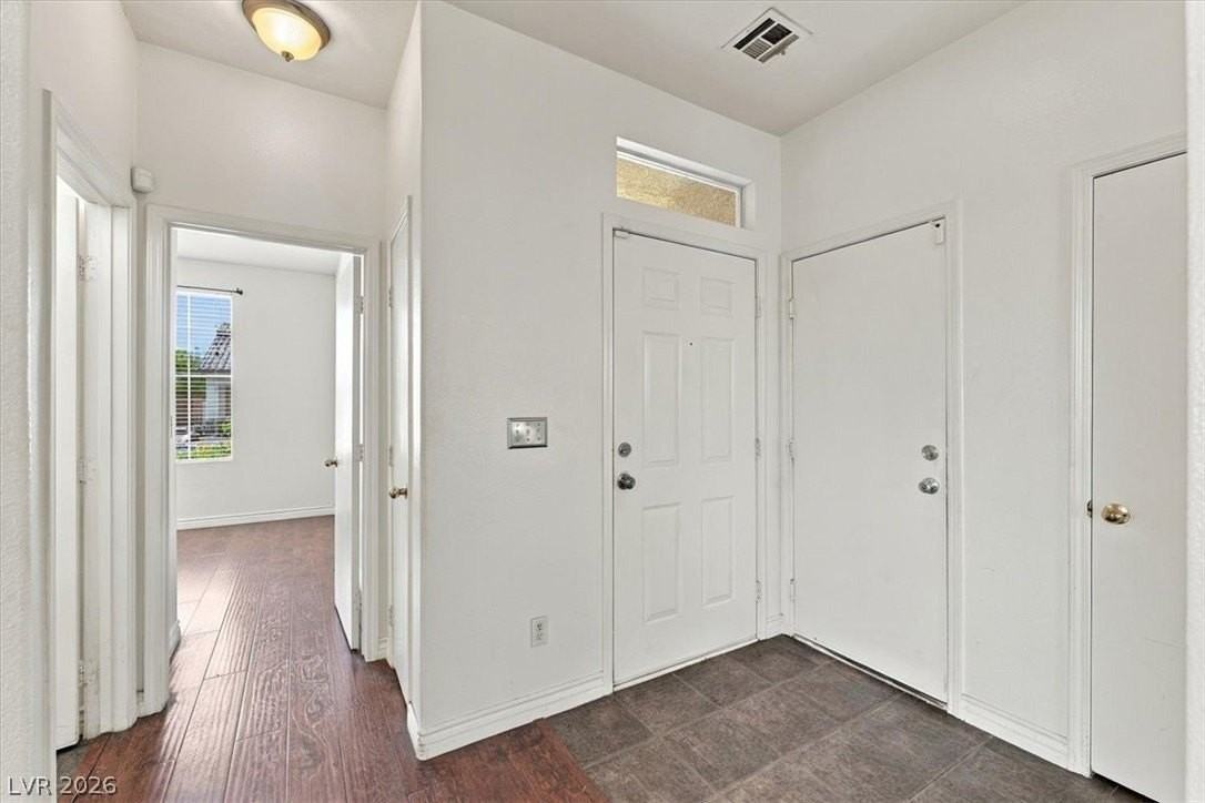 10500 Jeremy Pointe Ave - Photo 4 of 21