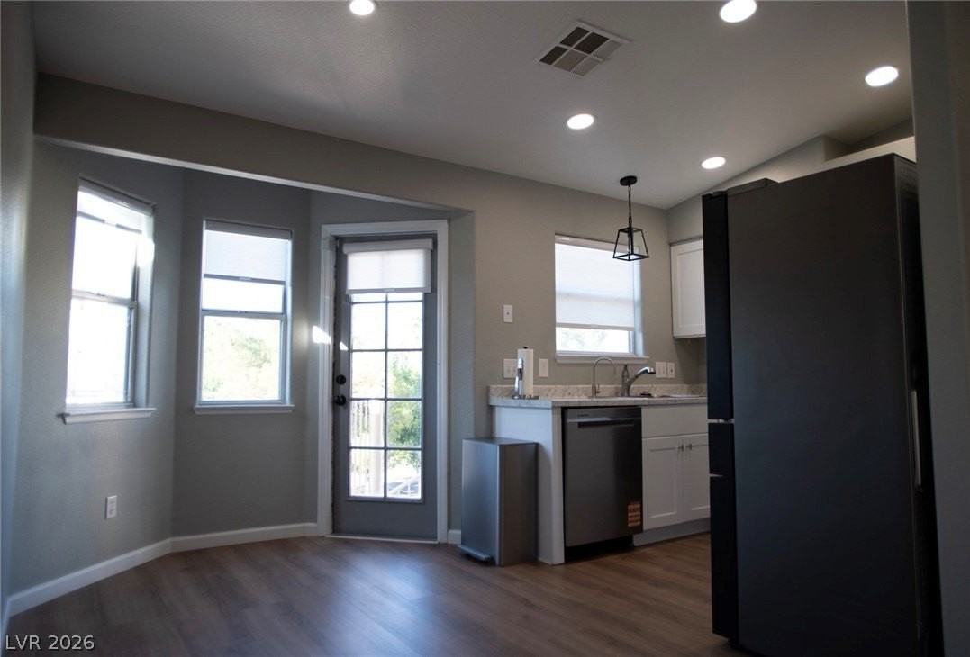 7568 Durham Hall Ave #201 - Photo 5 of 18