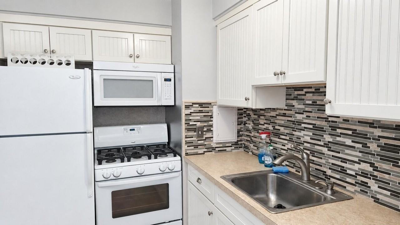 1217 Island Dr #204 - Photo 2 of 15