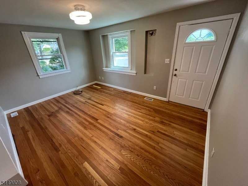 67 Rowland Ave - Photo 2 of 18