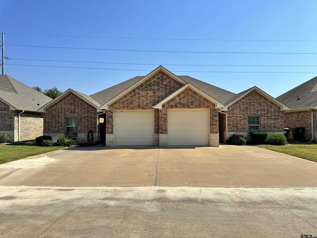 9153 Shadow Oak Dr - Photo 2 of 20