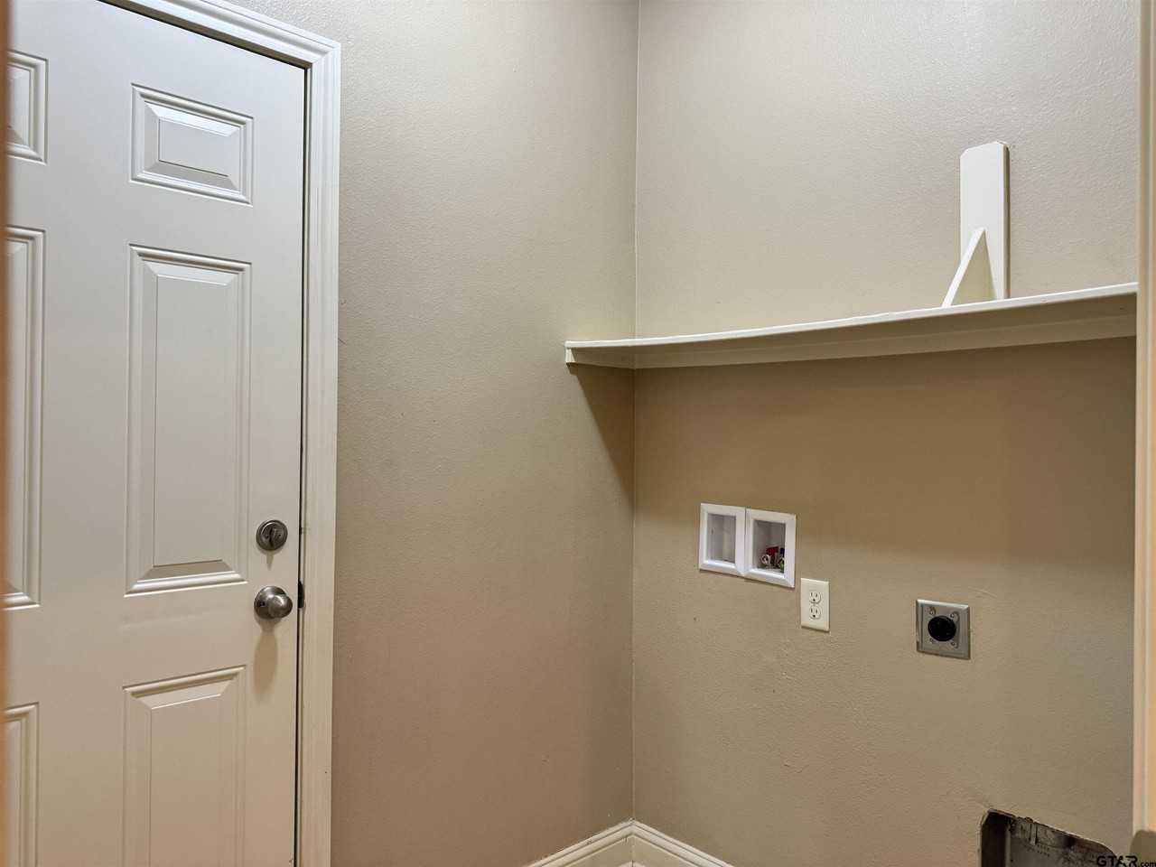 9153 Shadow Oak Dr - Photo 7 of 20