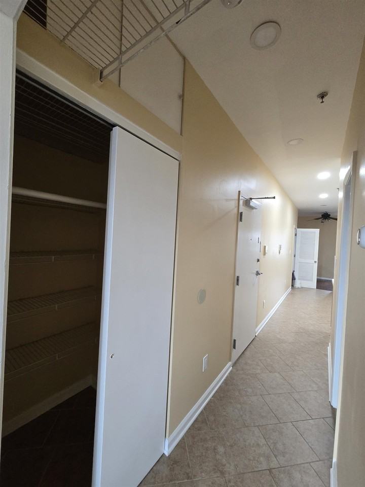 809 Park Ave #5R - Photo 3 of 12