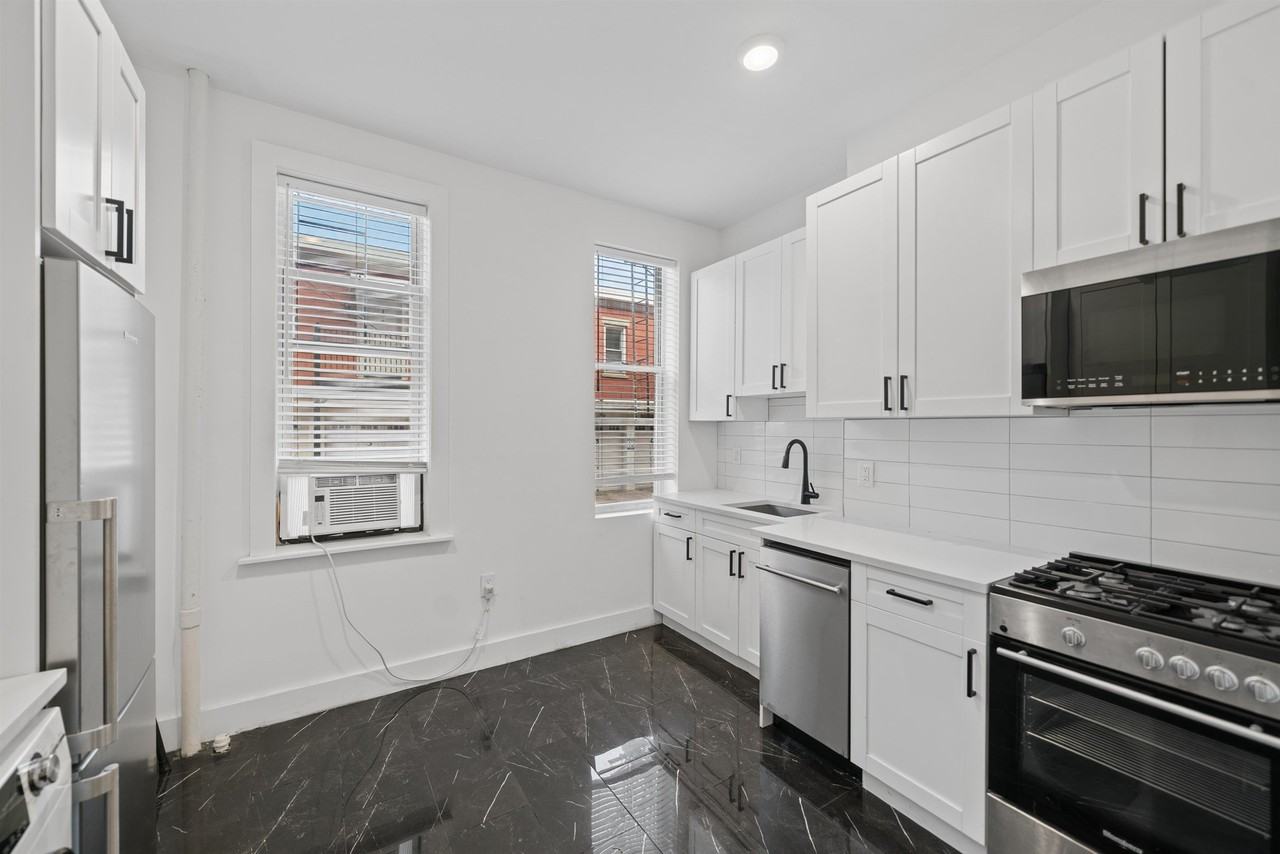 529 Park Ave #1 - Photo 5 of 10