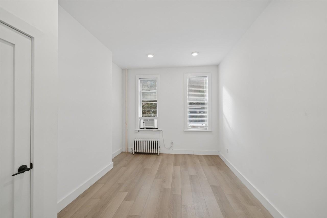 529 Park Ave #1 - Photo 6 of 10