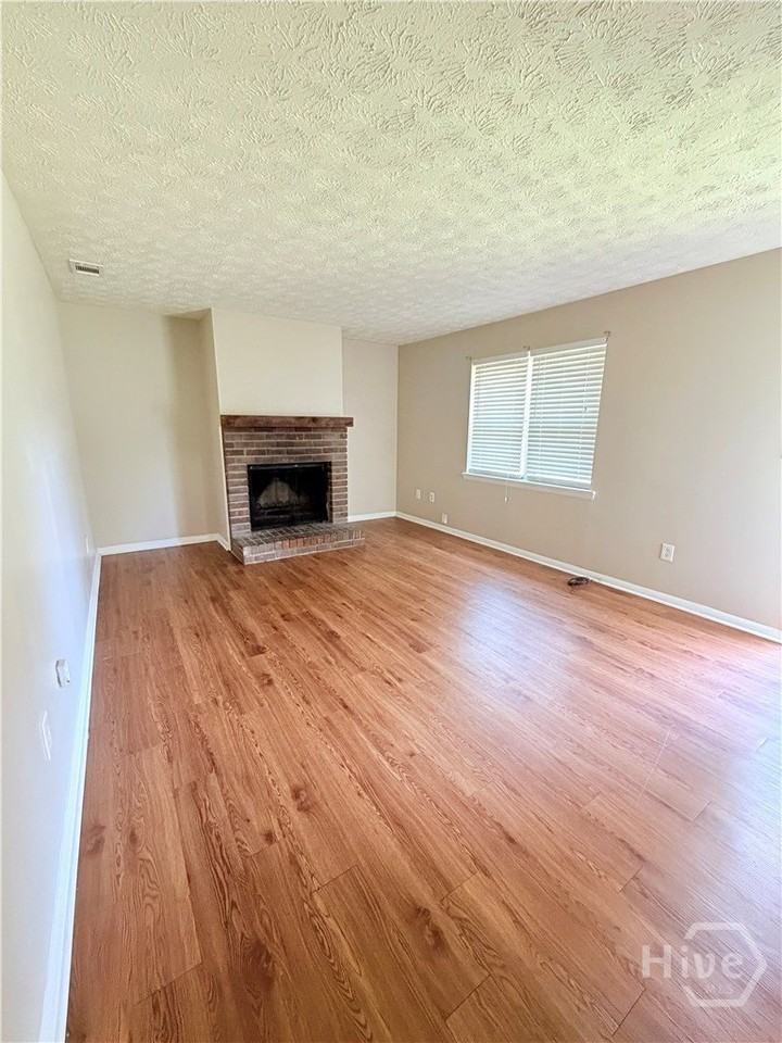 1063 Kings Mill Run - Photo 2 of 7