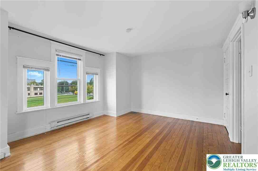 1206 Linden St #2 - Photo 6 of 14