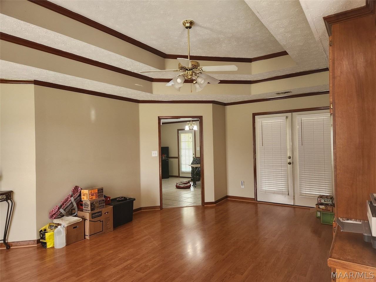 345 Spring Hollow Dr - Photo 4 of 32