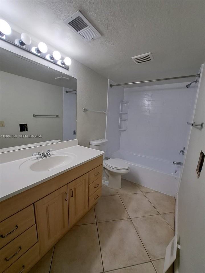 3200 N Palm Aire Dr #3200 - Photo 7 of 7