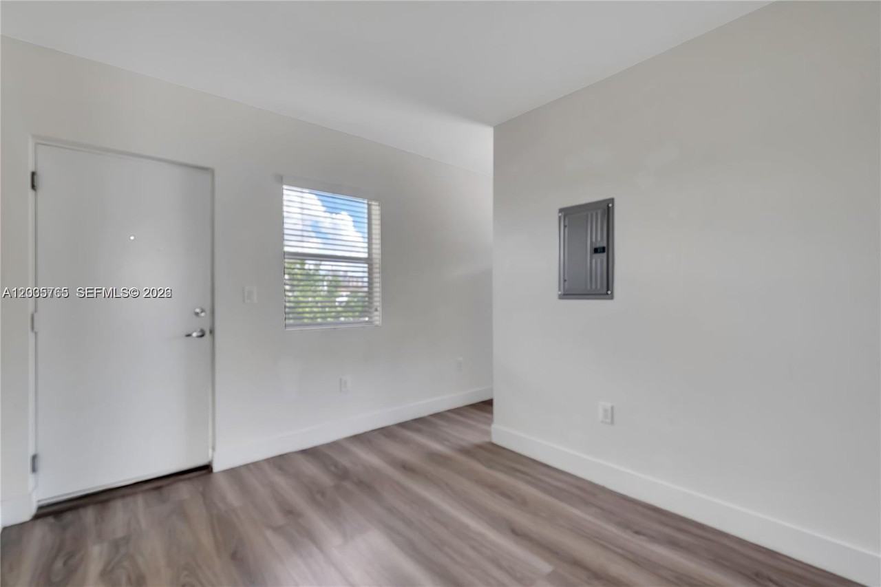 5902 Ne 18th Ave #5902 - Photo 2 of 7