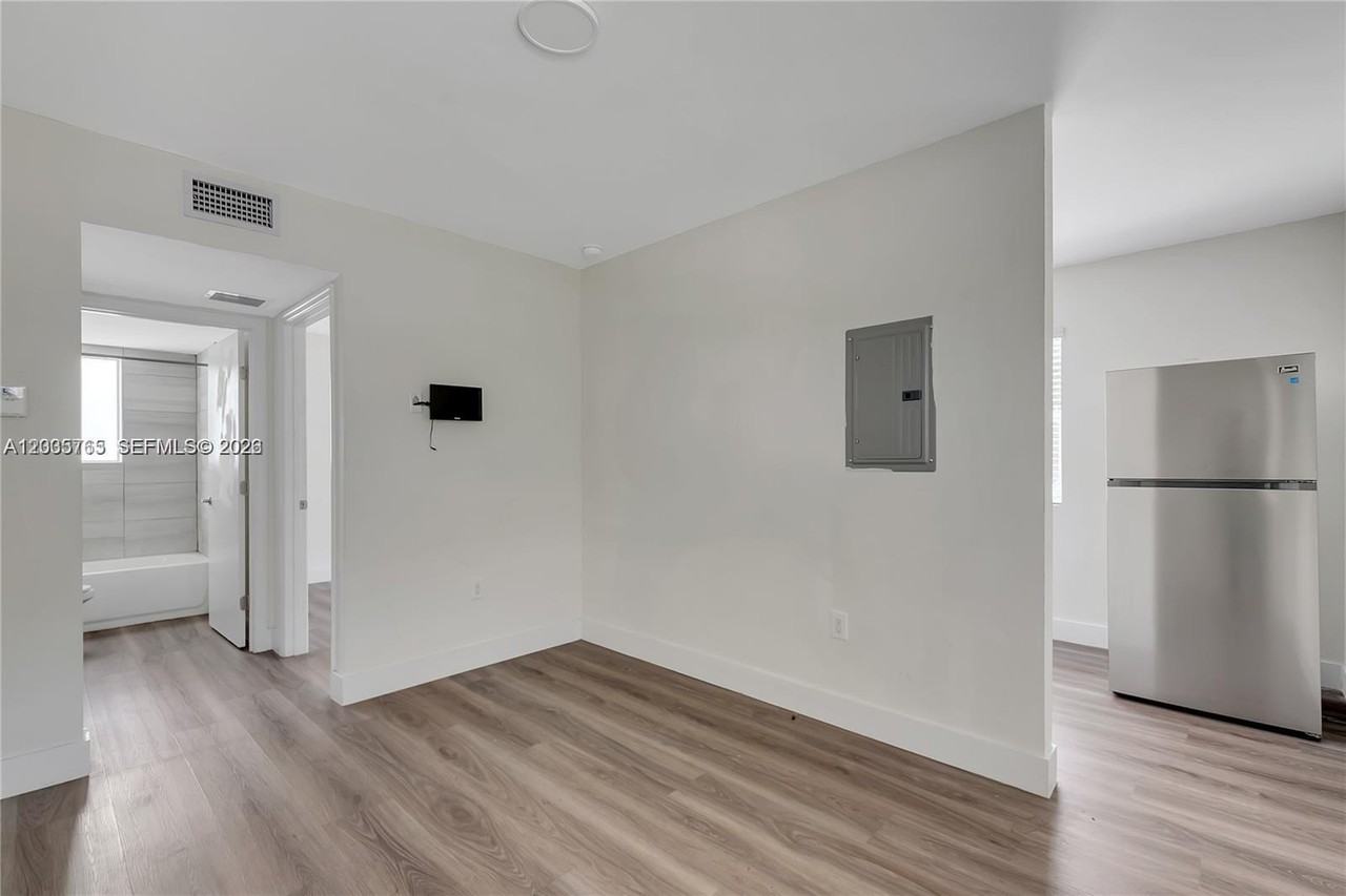 5902 Ne 18th Ave #5902 - Photo 3 of 7