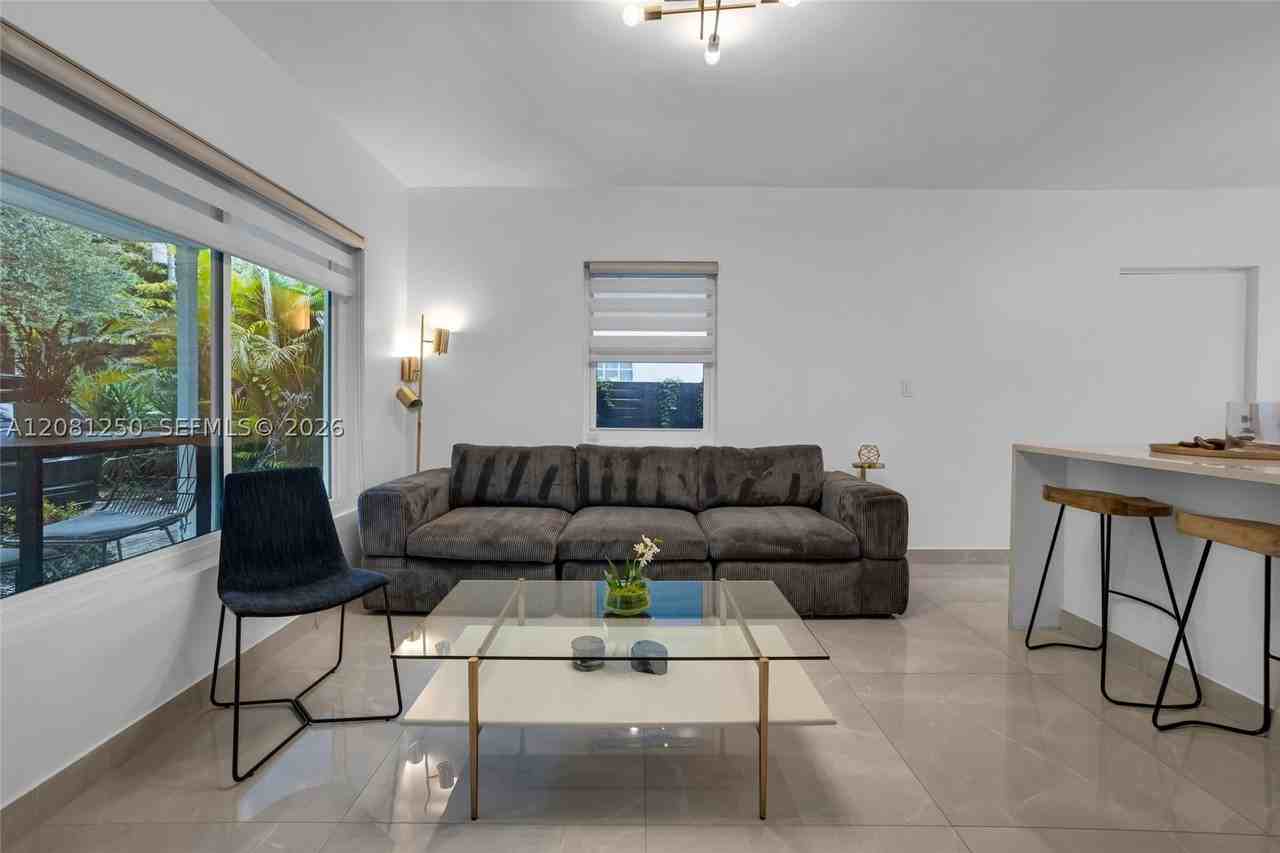 627 Sw 7th Ave - Photo 5 of 29