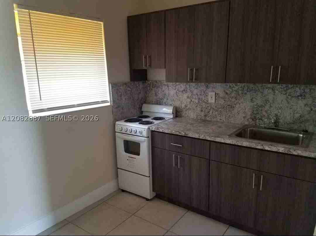 1200 Ne 110th St #3 - Photo 5 of 10