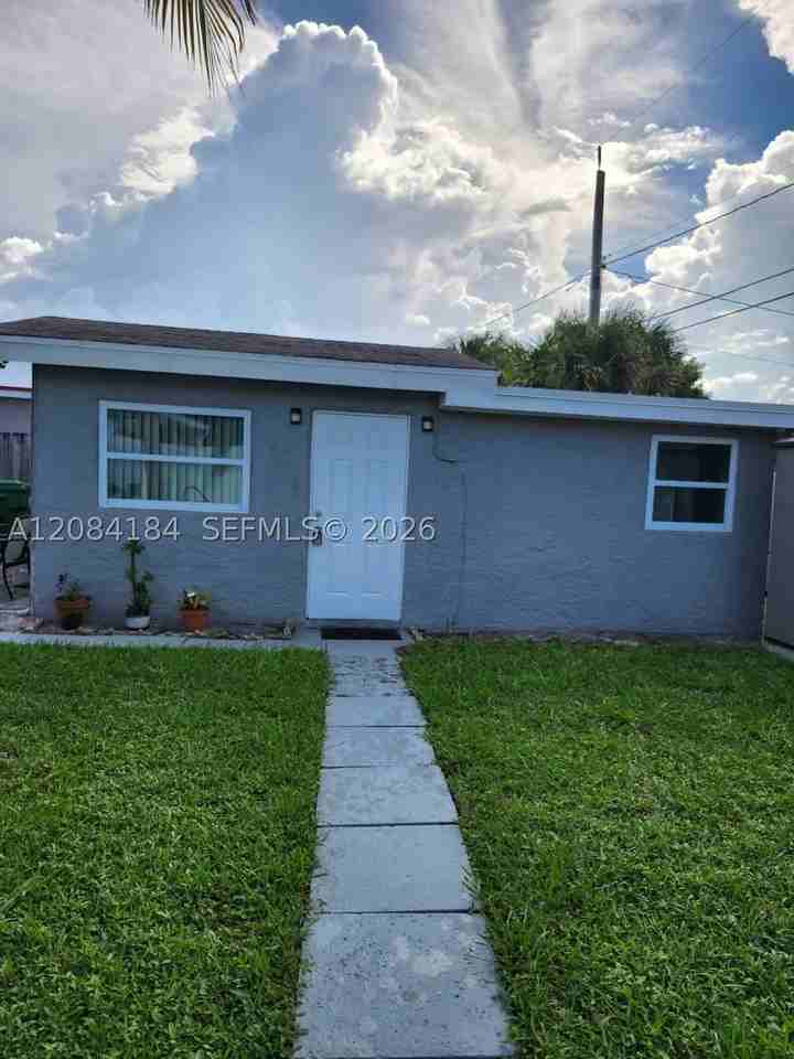 137 Abaco Dr #1