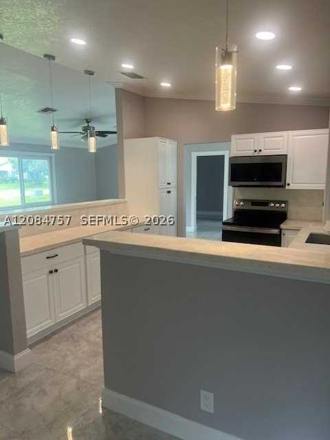 103 Prado St - Photo 5 of 27