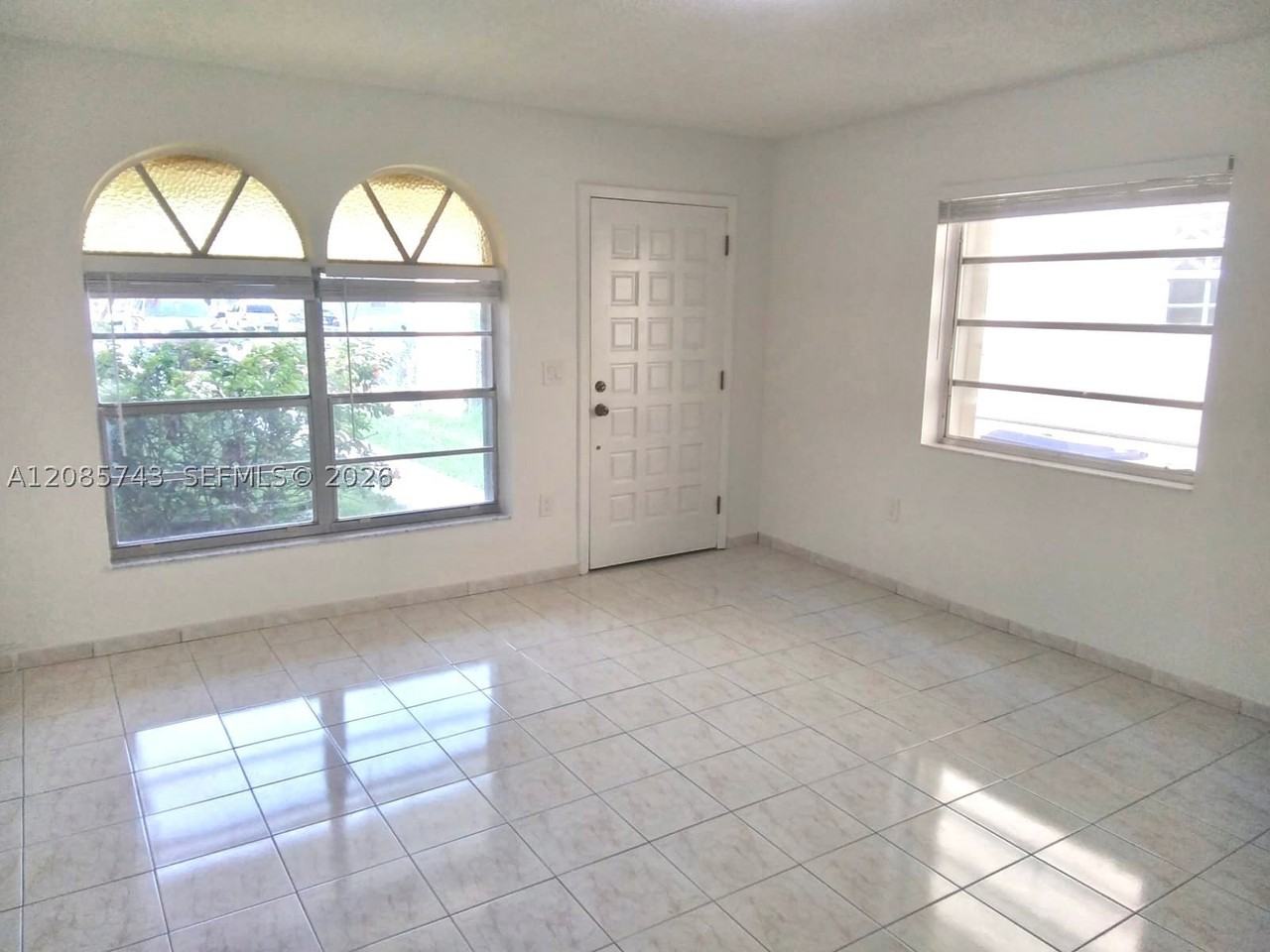 3304 Sw 23rd St #0 - Photo 2 of 15
