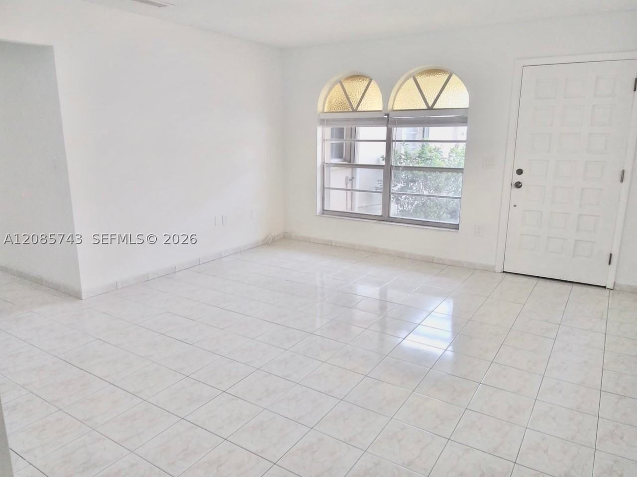 3304 Sw 23rd St #0 - Photo 3 of 15