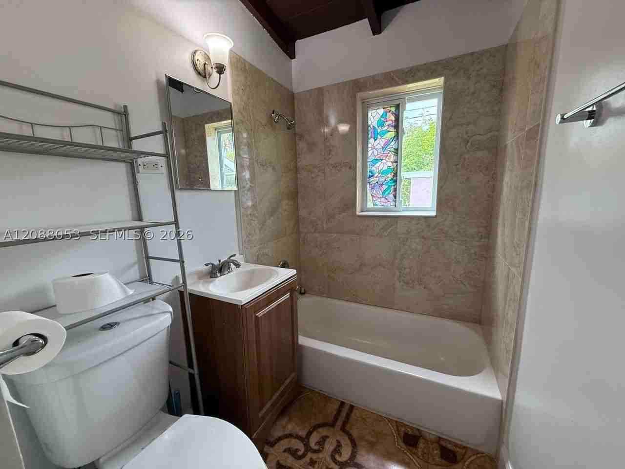 381 Nw 16th St #381 - Photo 7 of 13