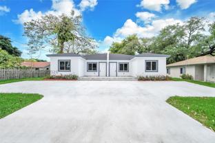 2448 Nw 42nd St #B - Photo 1 of 1