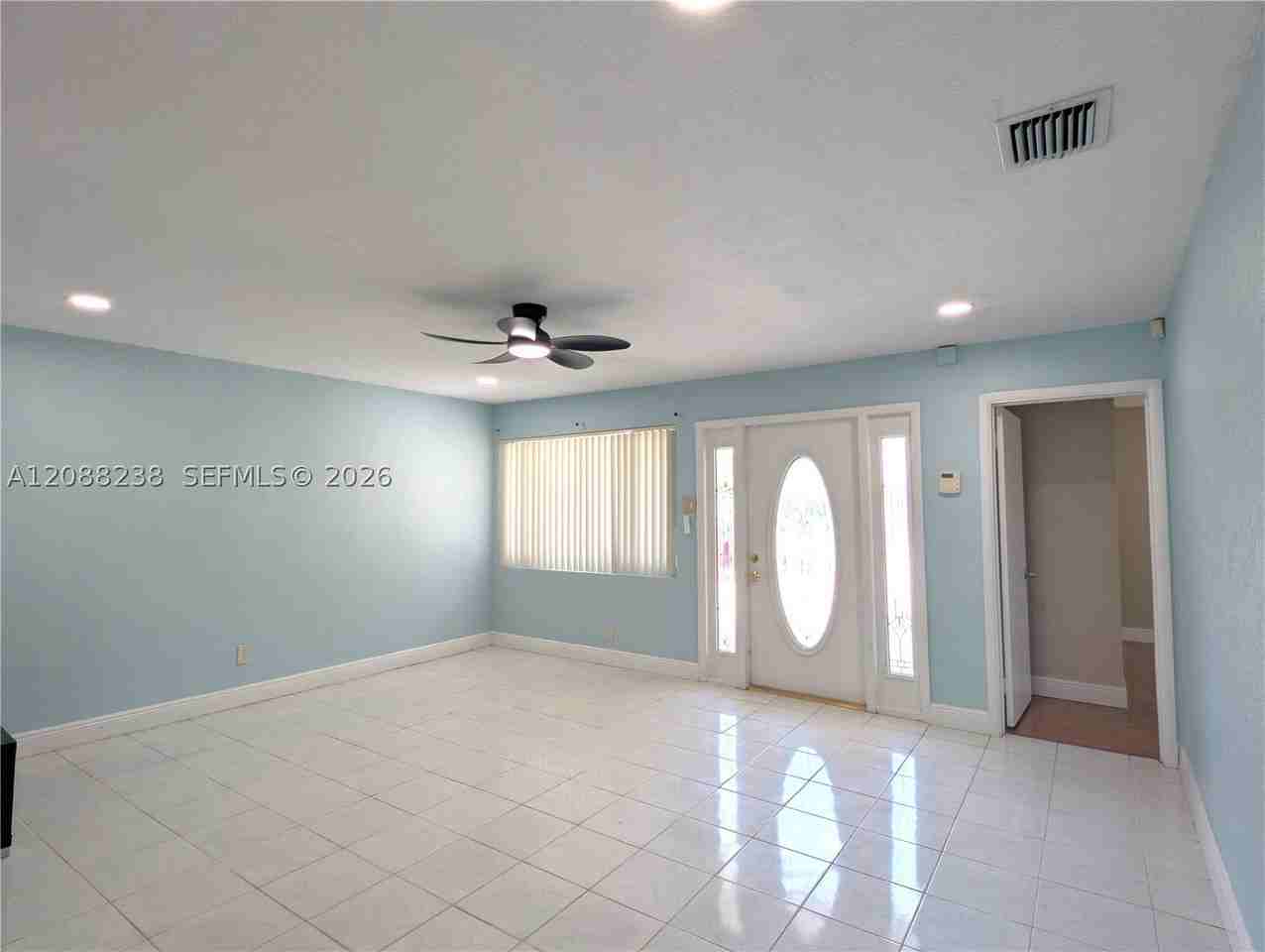 2912 Sunshine Blvd - Photo 4 of 24