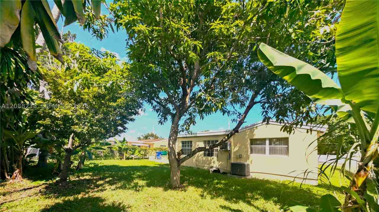 2912 Sunshine Blvd - Photo 5 of 24