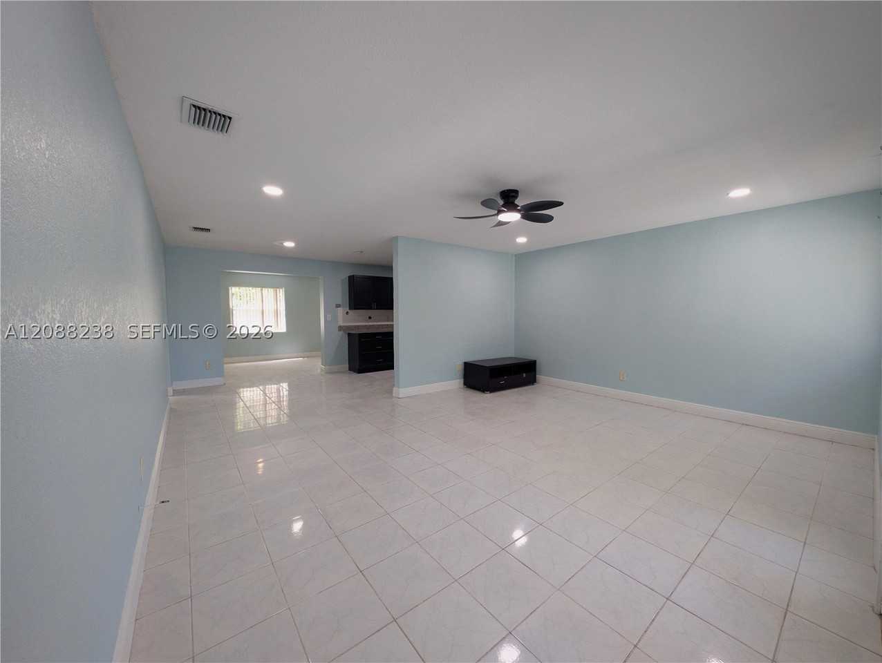 2912 Sunshine Blvd - Photo 7 of 24
