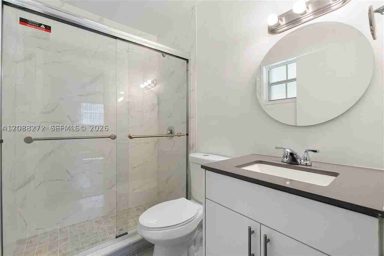 2906 Nw 13th St #2908 - Photo 7 of 13
