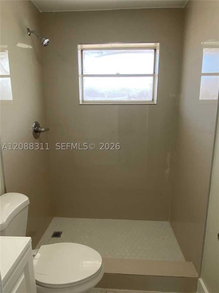 1836 Nw 22nd Ct #6 - Photo 2 of 5