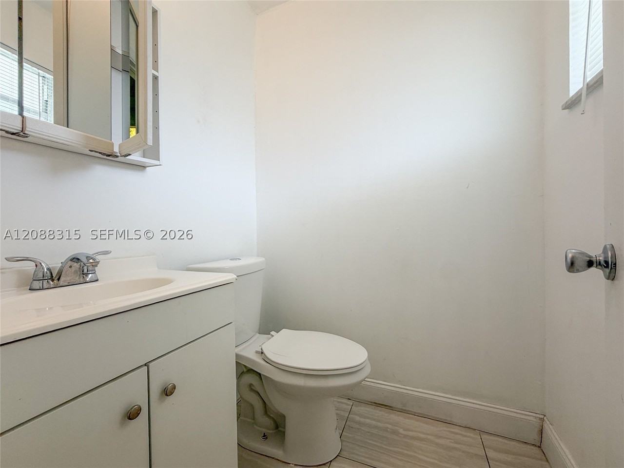 5160 Sw 40th Ave #4D - Photo 4 of 18