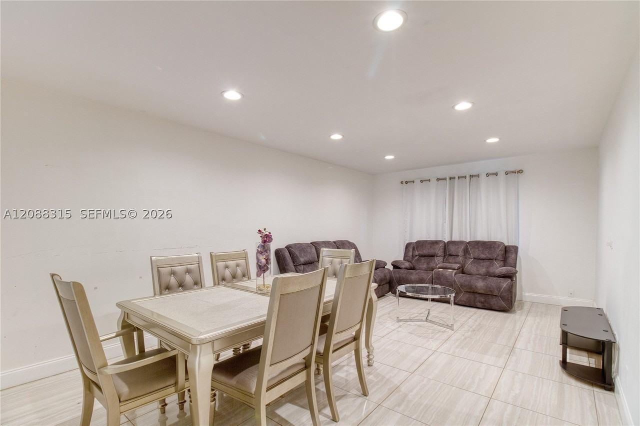5160 Sw 40th Ave #4D - Photo 5 of 18