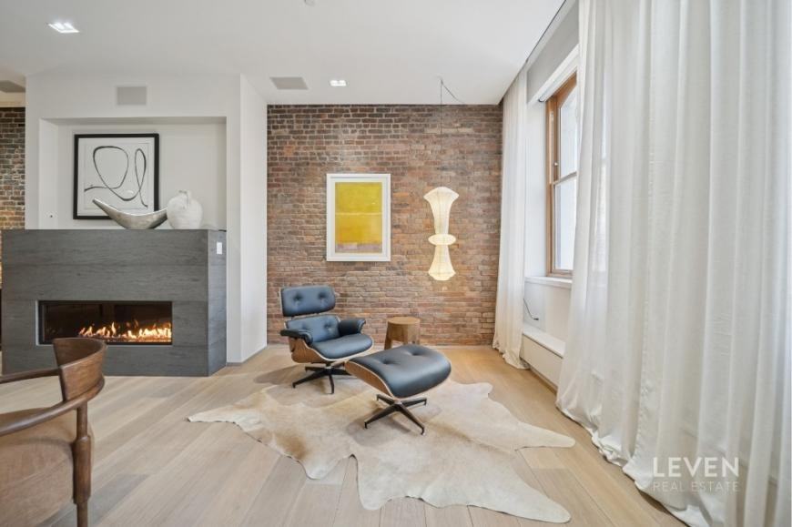55 Warren St - Photo 4 of 10
