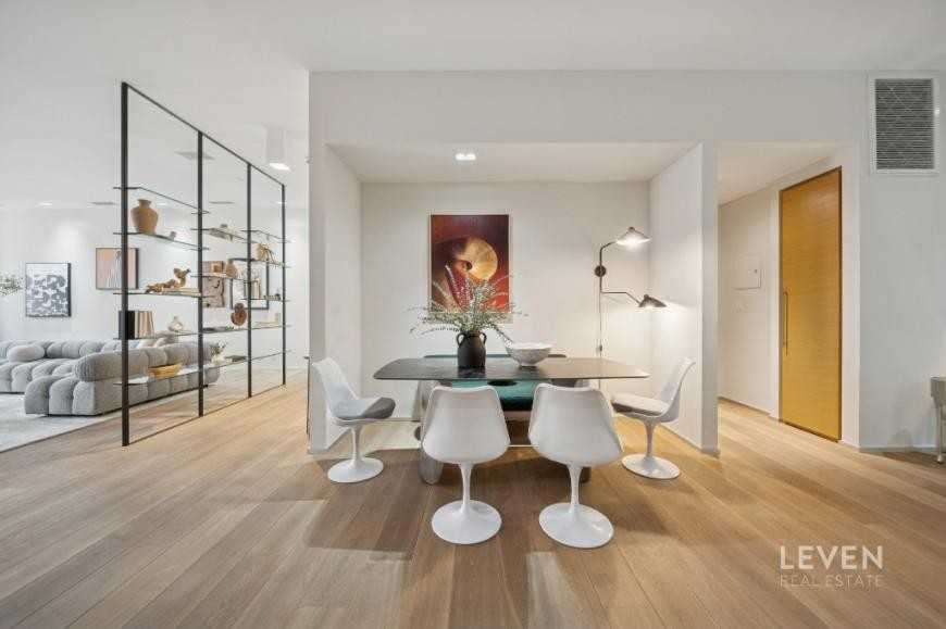 55 Warren St - Photo 7 of 10