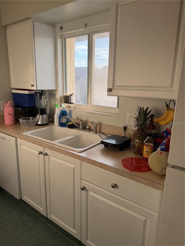 2716 Hidden Lake Blvd #C - Photo 4 of 15