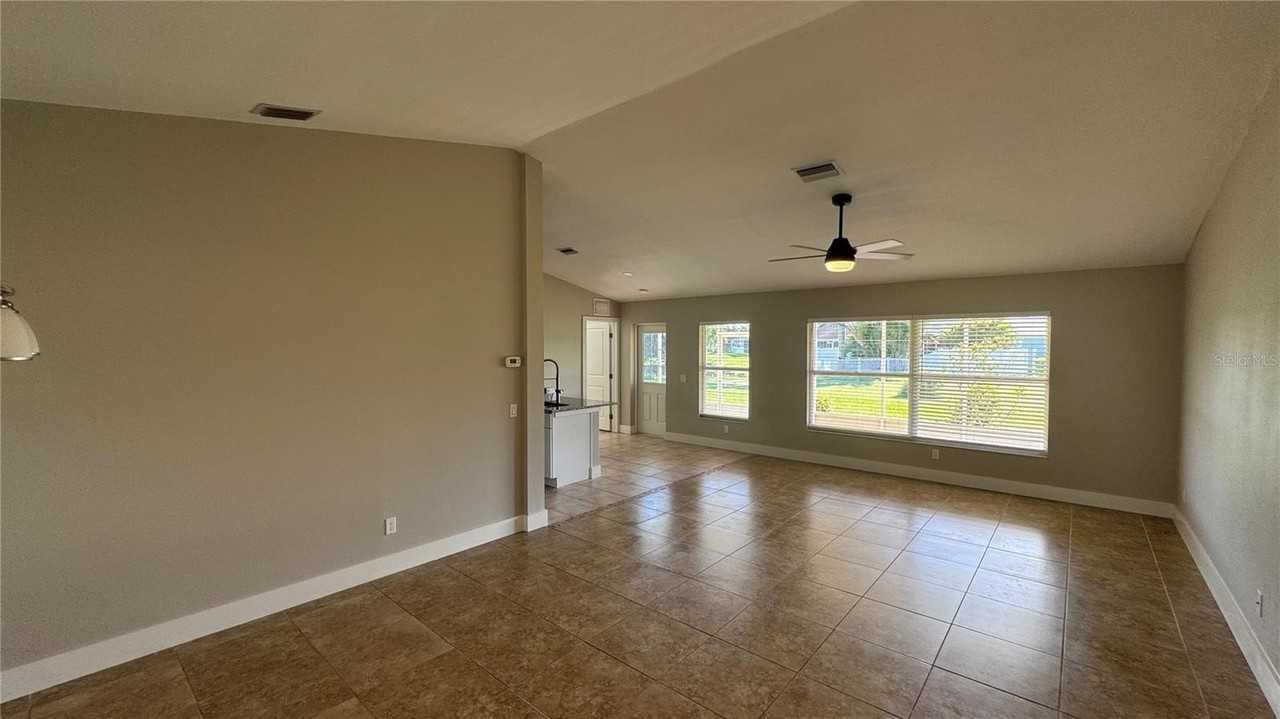 11728 Shirburn Cir - Photo 3 of 32