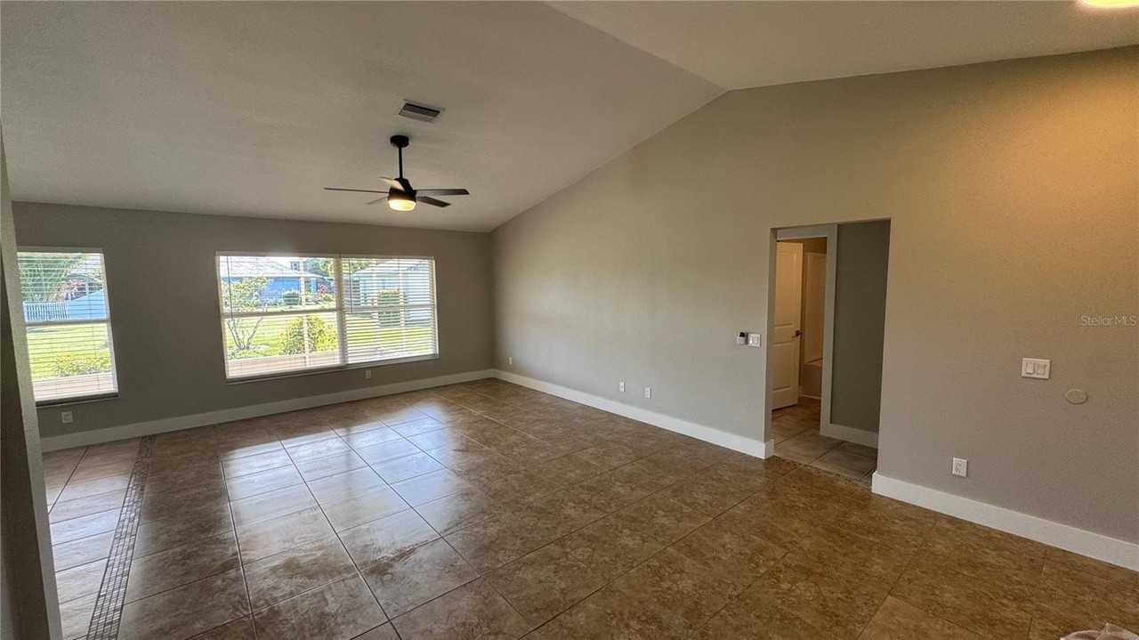 11728 Shirburn Cir - Photo 4 of 32
