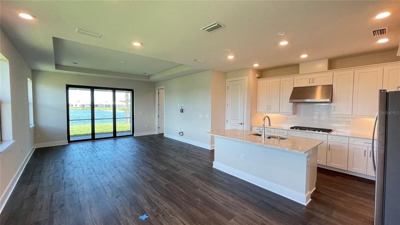 18519 Dayspring Pl - Photo 4 of 26