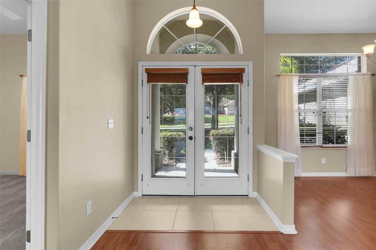 932 Cornell Ave - Photo 4 of 36