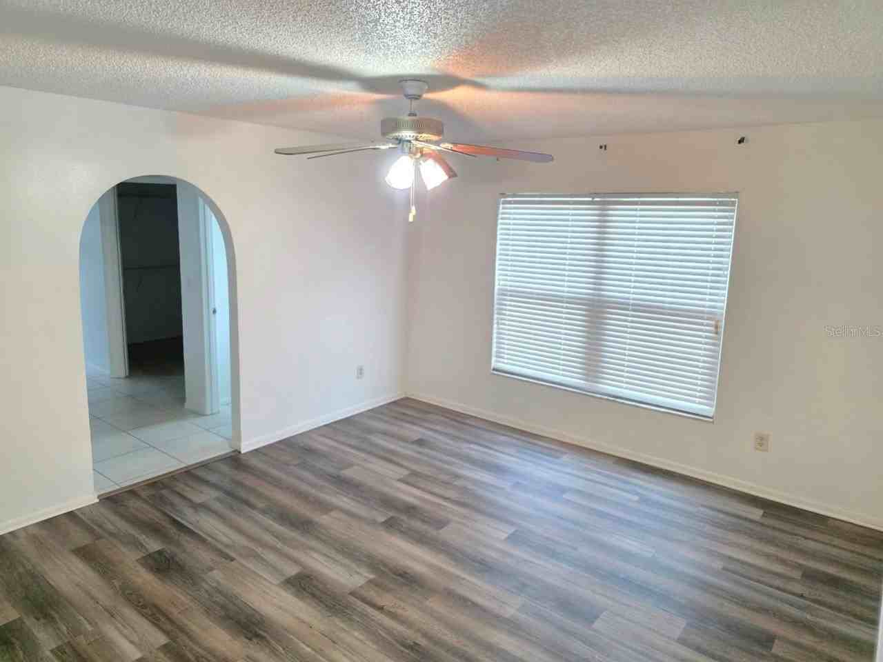 1055 Elizabeth Ridge Ct - Photo 2 of 19