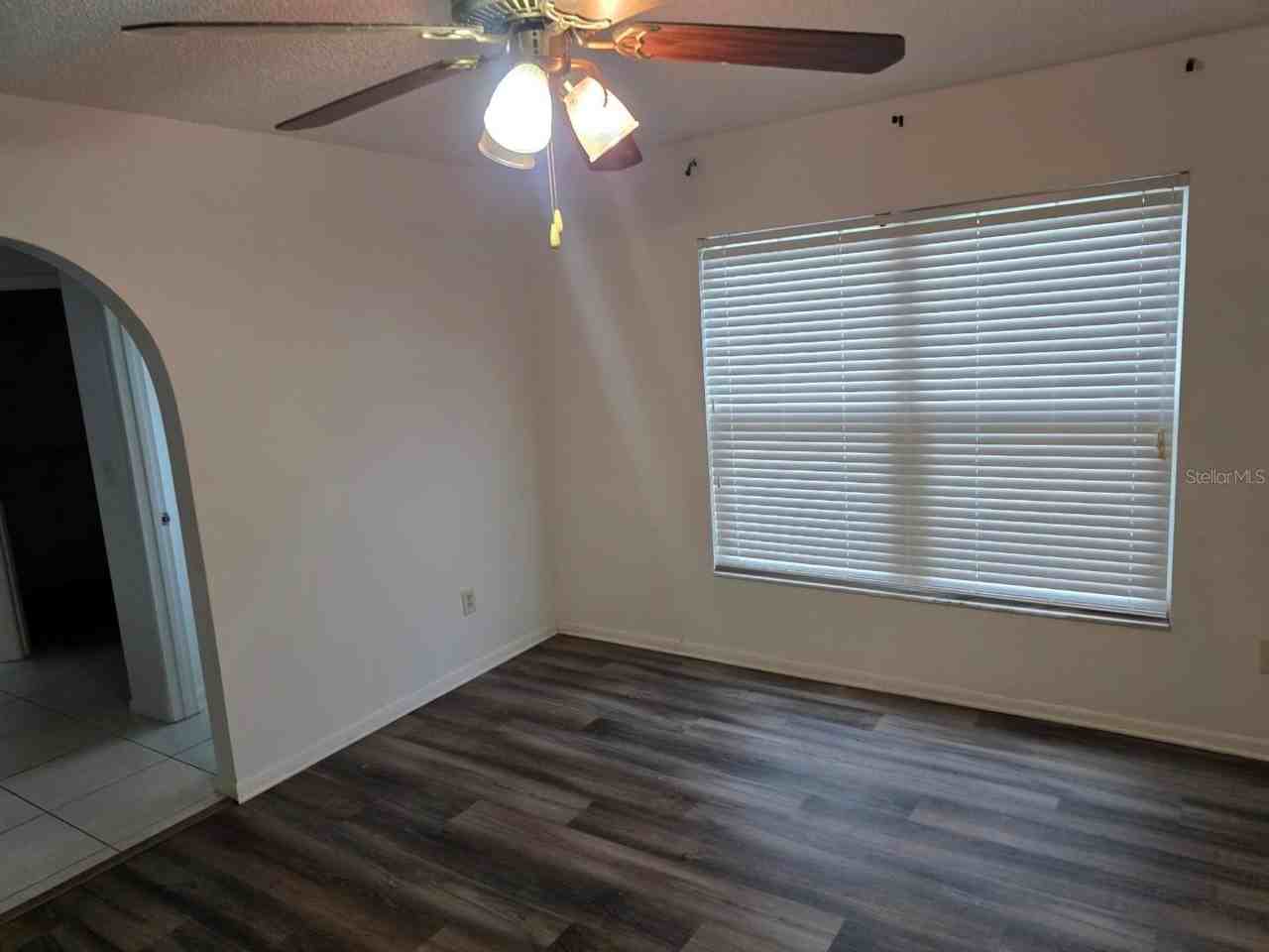 1055 Elizabeth Ridge Ct - Photo 3 of 19