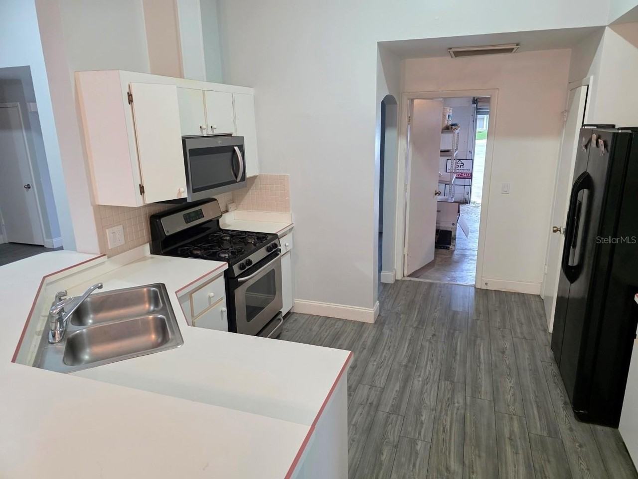 1055 Elizabeth Ridge Ct - Photo 4 of 19