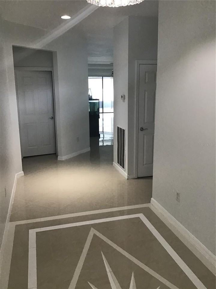 2211 Landside Dr - Photo 3 of 14