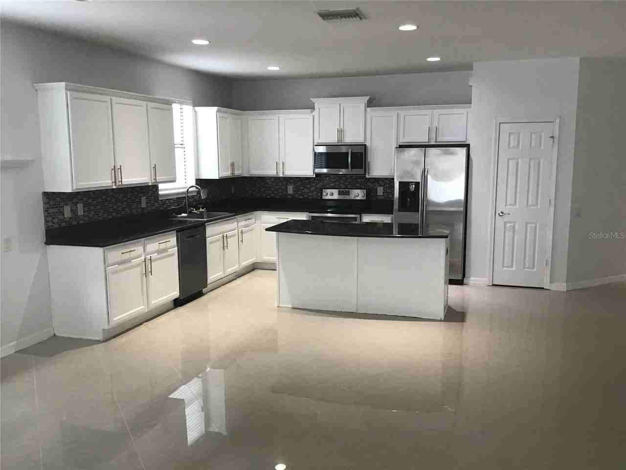 2211 Landside Dr - Photo 4 of 14