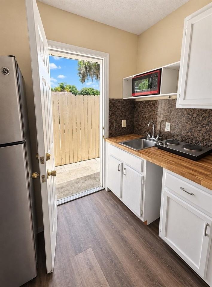 440 Berwick Cir #2 - Photo 4 of 7